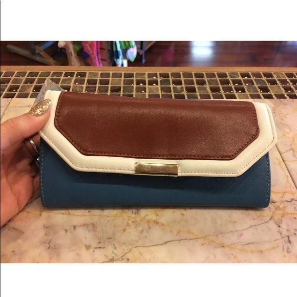 Rowallan Harlow Leather Snap Wallet - Picture 2 of 8